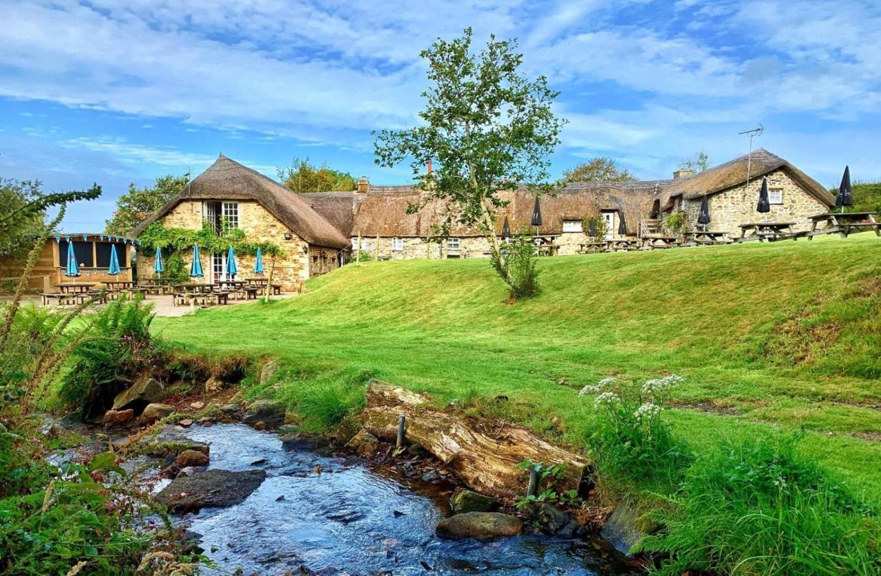 Bridestowe Bearslake Inn מראה חיצוני תמונה