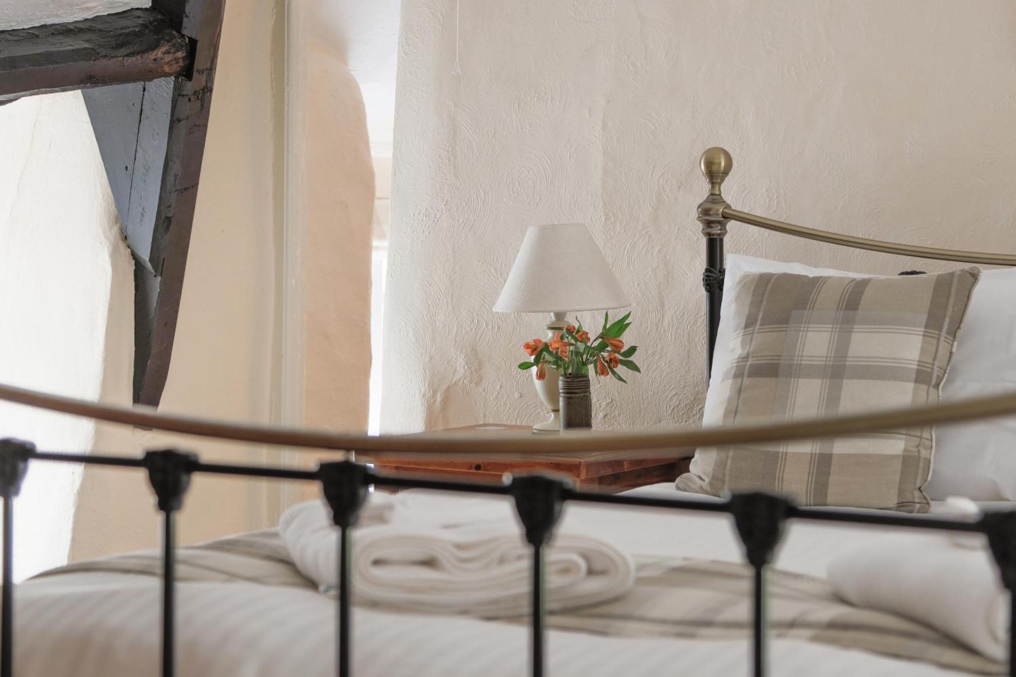 Bridestowe Bearslake Inn חדר תמונה